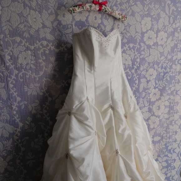 Maggie Sottero Couture Capriu J926 sleeveless wedding dress - Picture 10 of 14